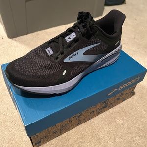 Brooks Launch GTS 9 Women’s 🏃🏻‍♀️💜🖤 size 9.5 wide